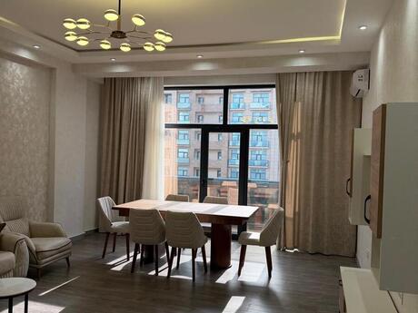 2-room apartment for rent, 91 m², 28 May: 1 100 ₼/mo 2