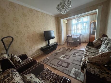 3 otaq · 70 m² · 4/5 mərtəbə, Memar Əcəmi
