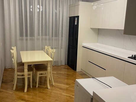 2-room apartment for rent, 85 m², 8 Noyabr: 1 000 ₼/mo 5