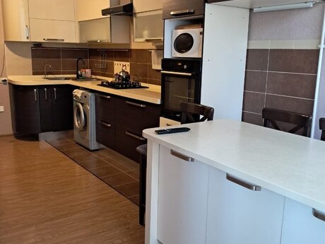 Kirayə 4 otaqlı mənzil, 130 m², Həzi Aslanov: 800 ₼/ay 2