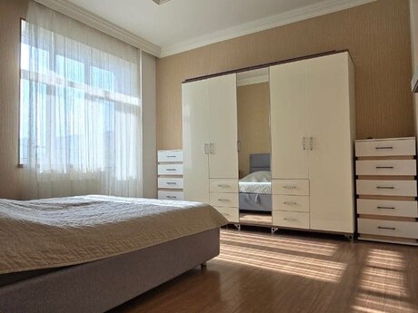 Объявление №6406490 - Баку, м. Ази Асланов, 4-комн., 130 м², 2/17 этаж