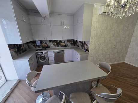 Kirayə 3 otaqlı mənzil, 150 m², 28 May: 1 399 ₼/ay 3