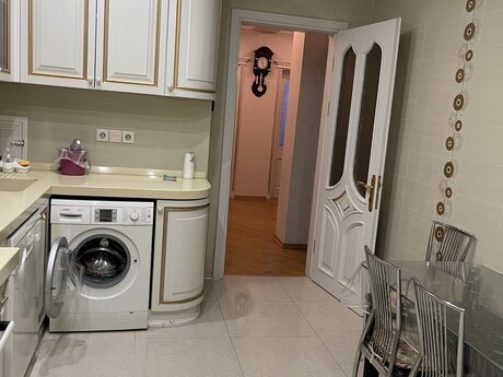 Kirayə 3 otaqlı mənzil, 120 m², 8 Noyabr: 500 ₼/ay 2