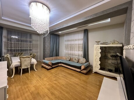 Elan №6406621 - Bakı, Köhnə Günəşli q., 3 otaqlı, 117 m², 4/6 mərtəbə
