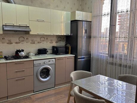 Kirayə 3 otaqlı mənzil, 70 m², İnşaatçılar: 260 ₼/ay 3