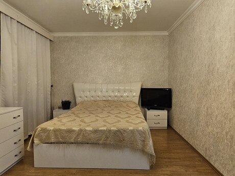 2-room apartment for rent, 52 m², İçəri Şəhər: 1 000 ₼/mo 4