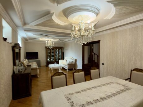 10 otaqlı həyət evi, 400 m², 8-ci mikrorayon: 1 300 000 ₼ 4