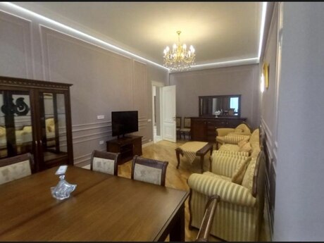 Kirayə 2 otaqlı mənzil, 90 m², İçəri Şəhər: 1 650 ₼/ay 3