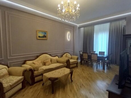 2 rooms · 90 m² · floor 5/11, İçəri Şəhər