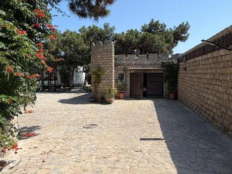 7 otaqlı həyət evi, 200 m², Şüvəlan: 1 200 000 ₼ 2