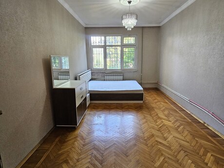 3 otaq · 75 m² · 1/5 mərtəbə, 7-ci mikrorayon