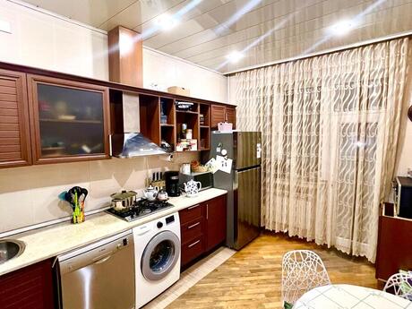 2-комнатная квартира, 90 м², 8 Noyabr: 250 000 ₼ 4