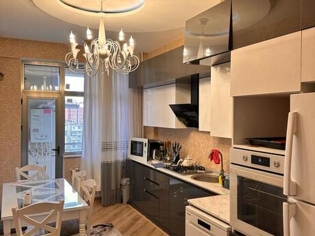 2 rooms · 90 m² · floor 9/17, Gənclik