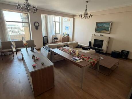 Elan №6407119 - Bakı, Nizami m., 4 otaqlı, 220 m², 22/24 mərtəbə