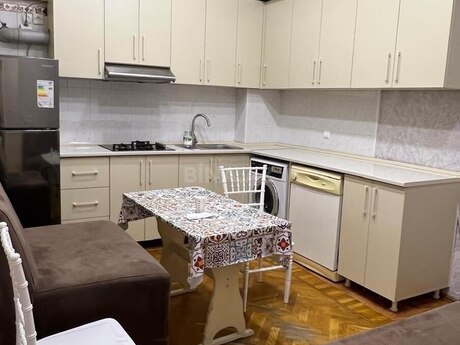 3-room apartment for rent, 105 m², Sahil: 947 ₼/mo 5