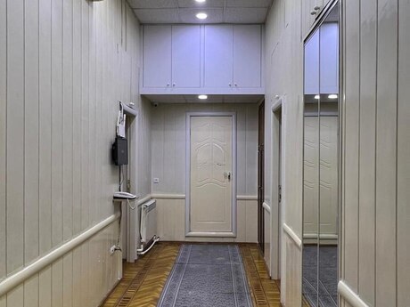 3-room apartment for rent, 105 m², Sahil: 947 ₼/mo 2