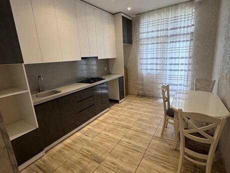3-room apartment for rent, 127 m², Yasamal: 850 ₼/mo 4
