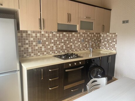 3-room apartment for rent, 80 m², Elmlər Akademiyası: 850 ₼/mo 4