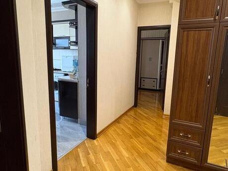 Kirayə 2 otaqlı mənzil, 85 m², 8 Noyabr: 1 100 ₼/ay 2