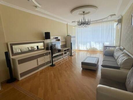 Объявление №6407735 - Баку, пос. Ени Ясамал, 2-комн., 100 м², 4/18 этаж