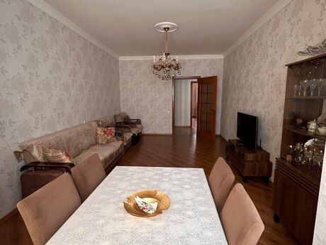 Объявление №6407773 - Баку, м. Элмляр Академиясы, 2-комн., 61 м², 5/5 этаж