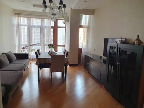 Elan №6407988 - Bakı, Şah İsmayıl Xətai m., 3 otaqlı, 100 m², 8/16 mərtəbə