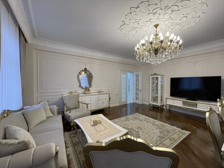3-комнатная квартира, 157 м², 28 May: 600 000 ₼ 2