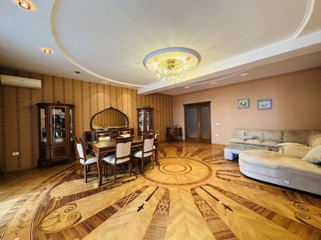 3 otaqlı mənzil, 162 m², 28 May: 459 000 ₼ 2