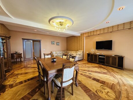 3 otaqlı mənzil, 162 m², 28 May: 459 000 ₼ 3