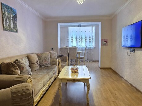 Elan №6408064 - Bakı, İnşaatçılar m., 3 otaqlı, 80 m², 2/5 mərtəbə