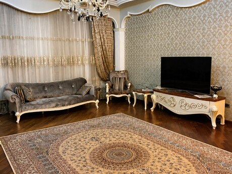 5 otaqlı mənzil, 250 m², 28 May: 820 000 ₼ 2
