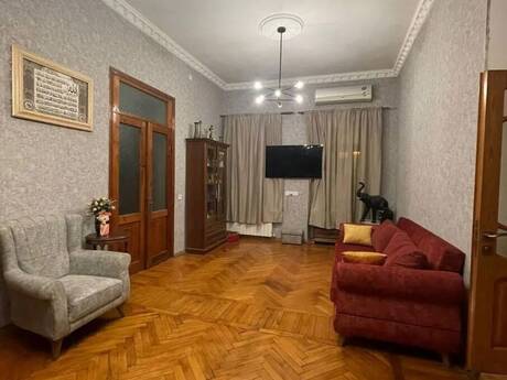 Объявление №6408313 - Баку, м. 28 мая, 3-комн., 120 м², 2/4 этаж