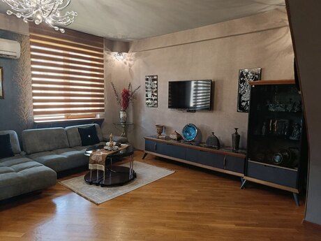 Kirayə 4 otaqlı mənzil, 235 m², Bayıl: 1 200 ₼/ay 2