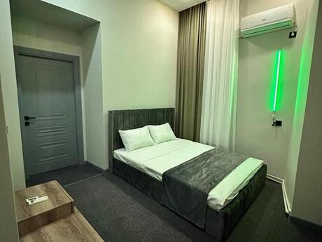 4-room apartment for rent, 100 m², Sahil: 4 500 ₼/mo 3