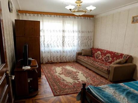 5 otaqlı mənzil, 135 m², Əhmədli: 220 000 ₼ 2