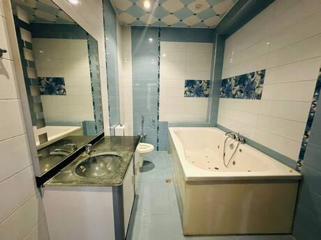 4 otaqlı mənzil, 220 m², 28 May: 550 000 ₼ 4