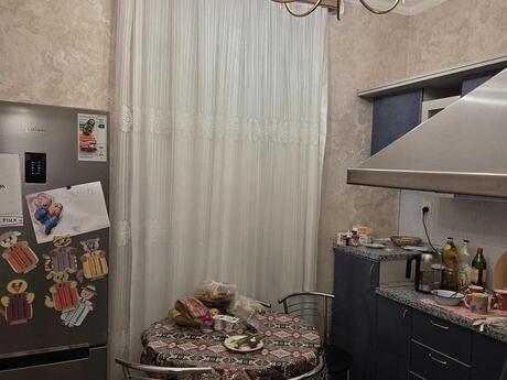 Elan №6408569 - Bakı, Şah İsmayıl Xətai m., 2 otaqlı, 65 m², 2/4 mərtəbə