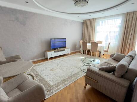 Kirayə 3 otaqlı mənzil, 95 m², İnşaatçılar: 800 ₼/ay 3