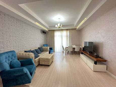 Kirayə 4 otaqlı mənzil, 160 m², Ağ şəhər: 1 800 ₼/ay 2