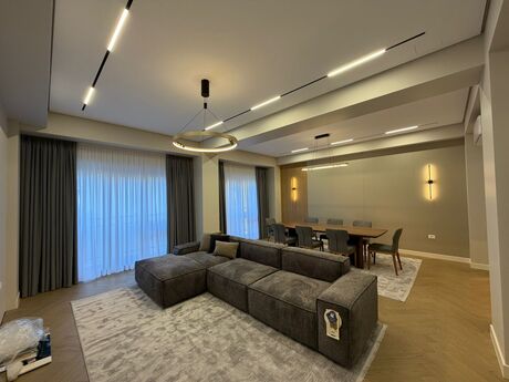 5 otaq · 200 m² · 2/7 mərtəbə, Ağ şəhər