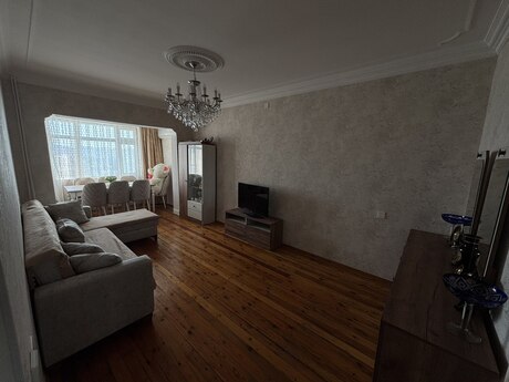 3 otaq · 100 m² · 8/10 mərtəbə, 8-ci mikrorayon