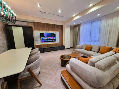 3 otaqlı mənzil, 142 m², Zümrüd Residence: 650 000 ₼ 3