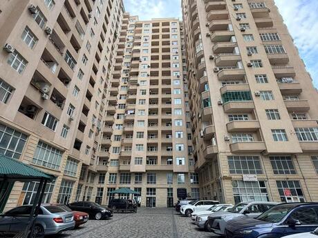 3 otaq · 165 m² · 10/18 mərtəbə, İnşaatçılar