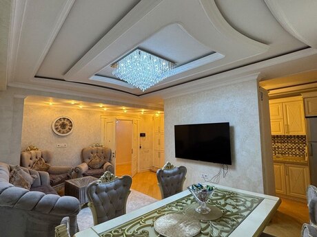 3 otaq · 107 m² · 14/18 mərtəbə, İnşaatçılar