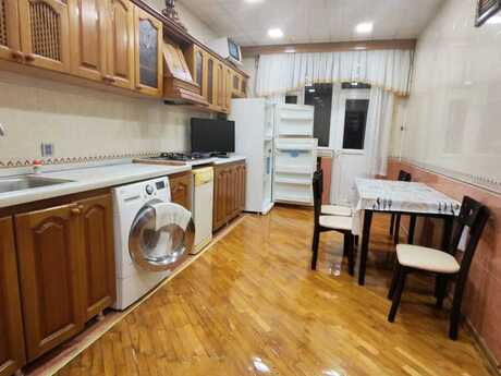 Аренда: 4-комнатная квартира, 175 м², Azadlıq Prospekti: 1 200 ₼/мес 4