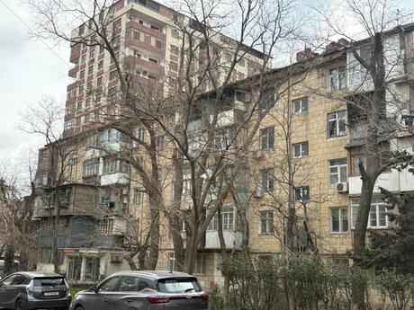 Elan №6408999 - Bakı, 8-ci mikrorayon q., 3 otaqlı, 70 m², 4/5 mərtəbə
