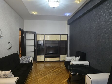 Elan №6409180 - Bakı, Elmlər Akademiyası m., 3 otaqlı, 130 m², 9/16 mərtəbə
