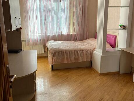 Elan №6409219 - Bakı, Elmlər Akademiyası m., 4 otaqlı, 221 m², 10/18 mərtəbə