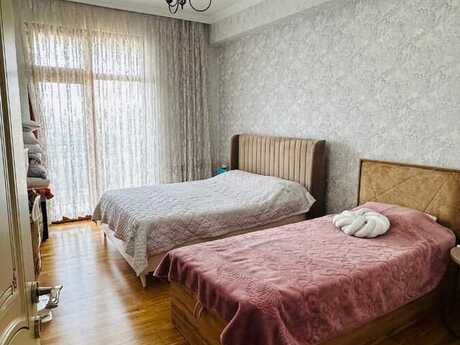 2-room apartment for rent, 80 m², Neftçilər: 950 ₼/mo 3