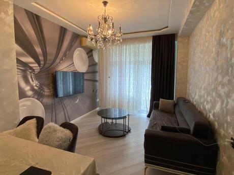 3 otaqlı mənzil, 81 m², 8-ci mikrorayon: 250 000 ₼ 2